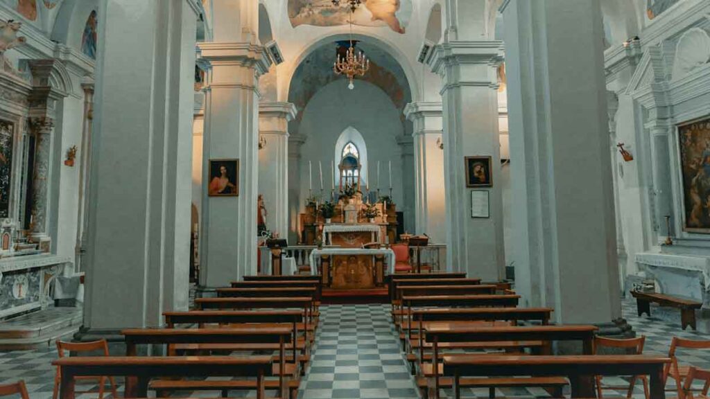 What to Wear in Churches in Italy