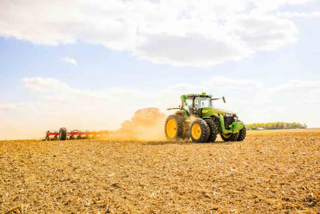 Coldiretti tractor field